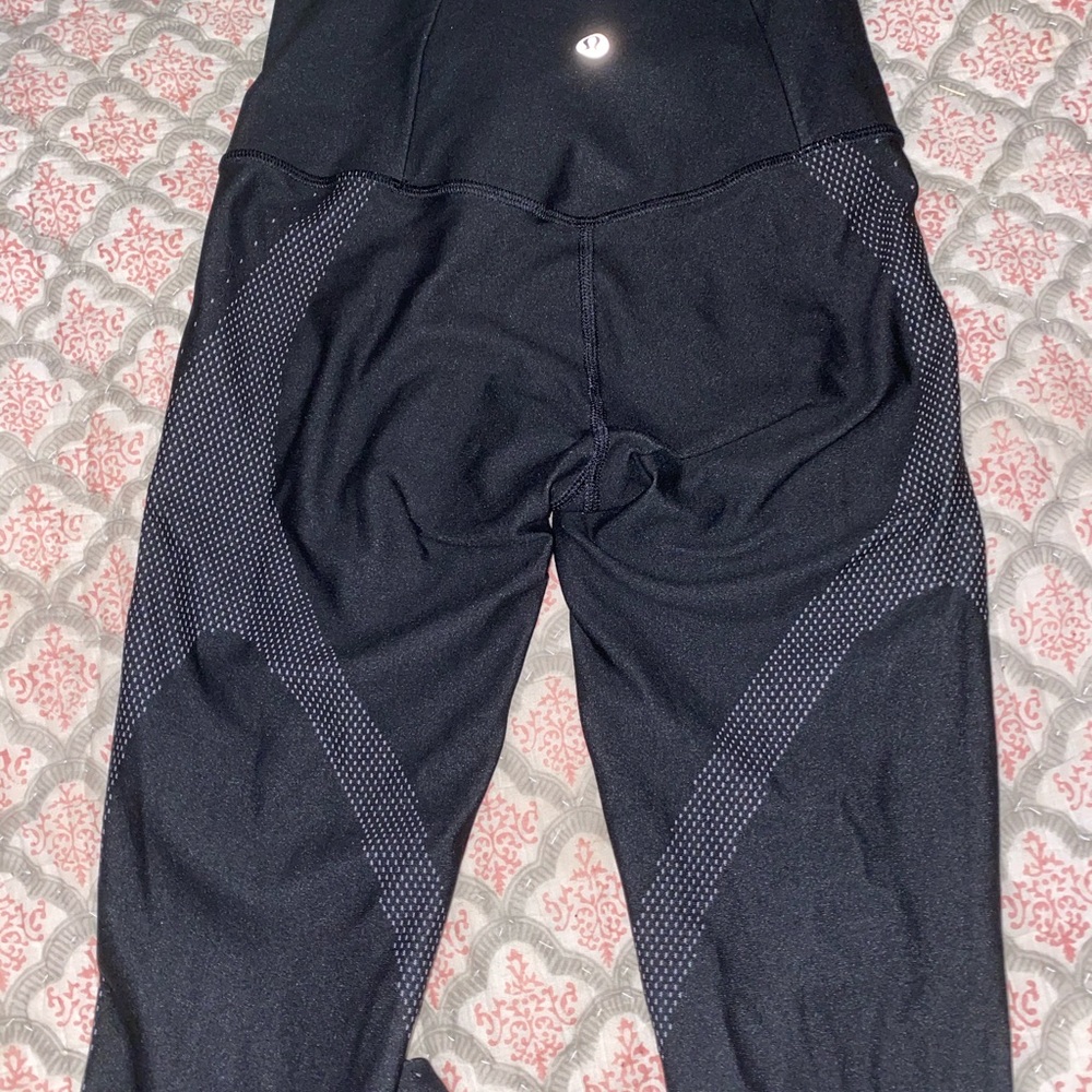 Reflective knit lululemon leggings